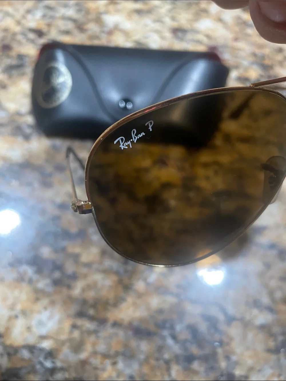 Ray-Ban Men’s Aviator Sunglasses- polarized- Gold Frame with Traditional Lenses